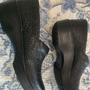 Abe’s BIO black slip on shoes size 9N NewNever Worn